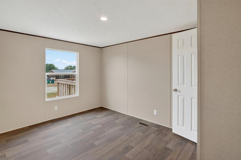 215 Overland Trail Property Photo 13
