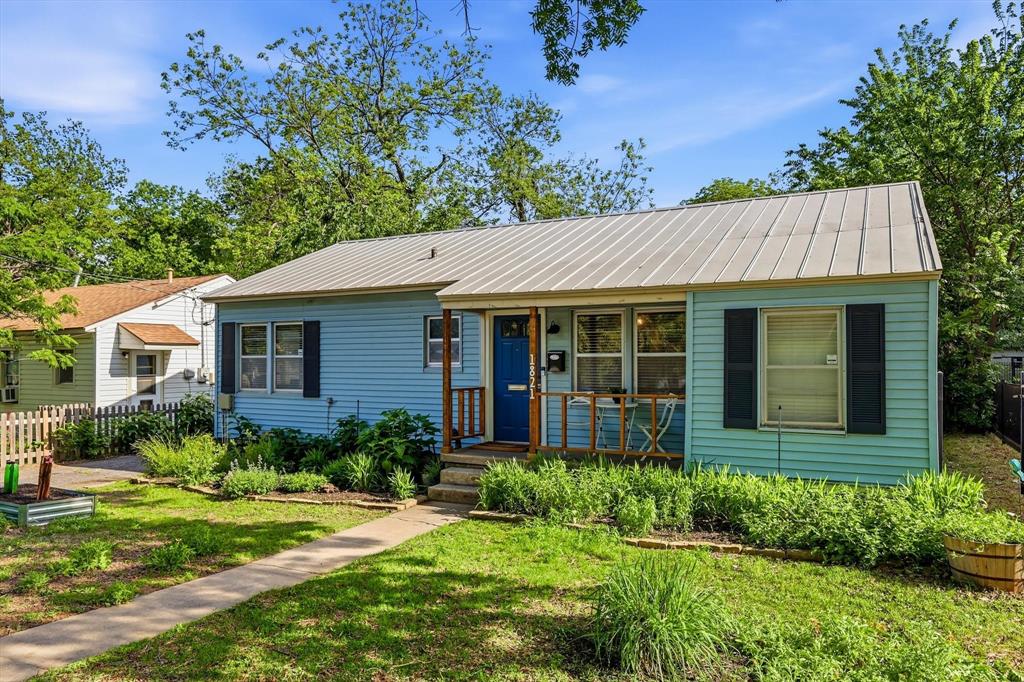 1821 Sena Street Property Photo 2