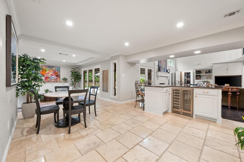 907 Loch Lomond Drive Property Photo 14