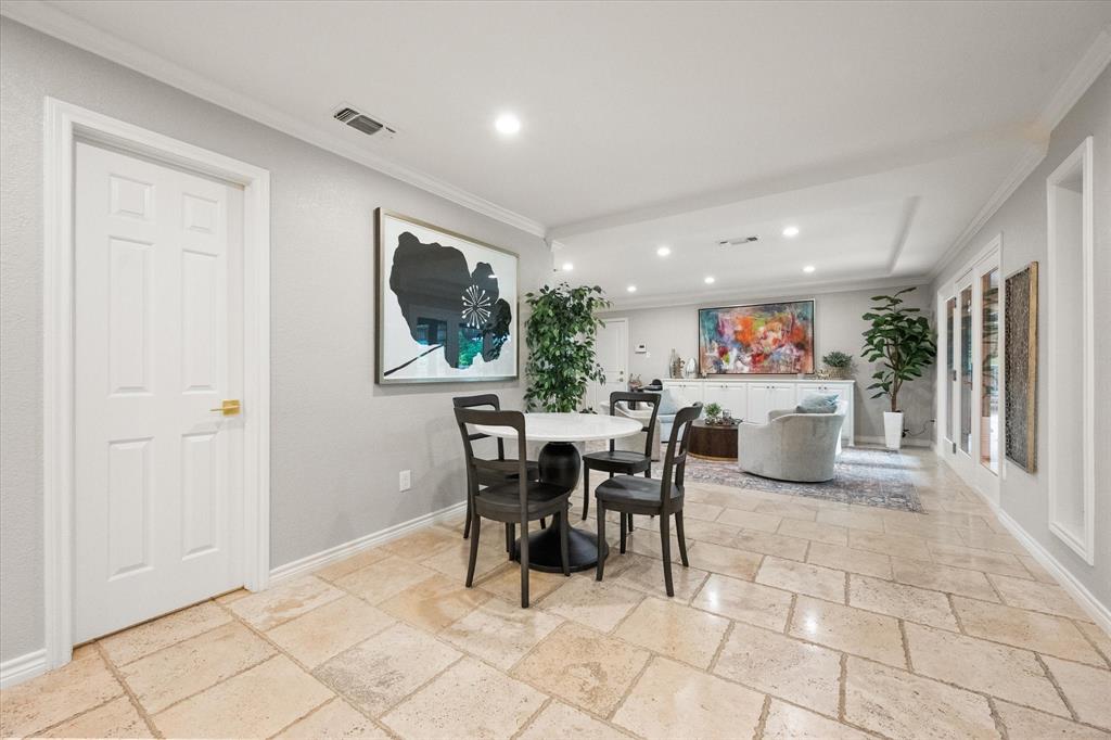 907 Loch Lomond Drive Property Photo 15