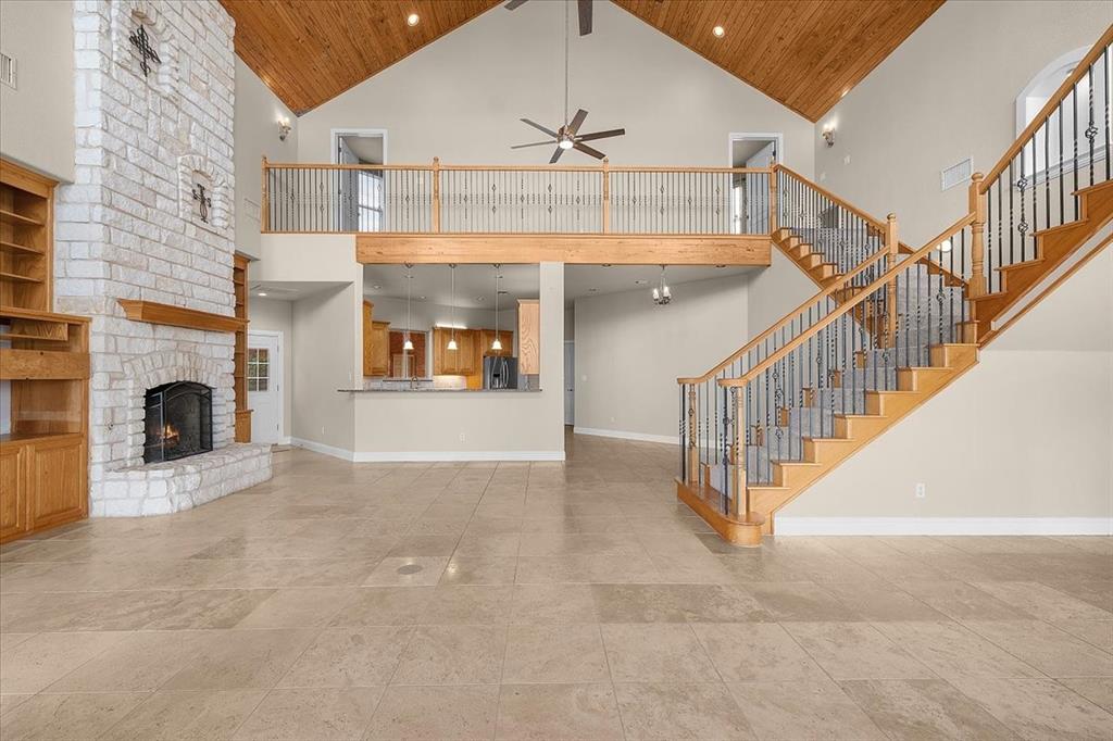 203 W Lake Drive Property Photo 6