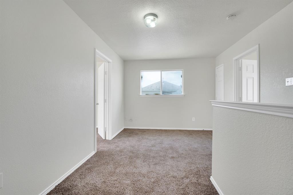 158 Washington Way Property Photo 5
