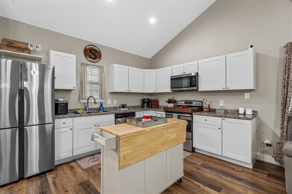 106 Moore Street Property Photo 10