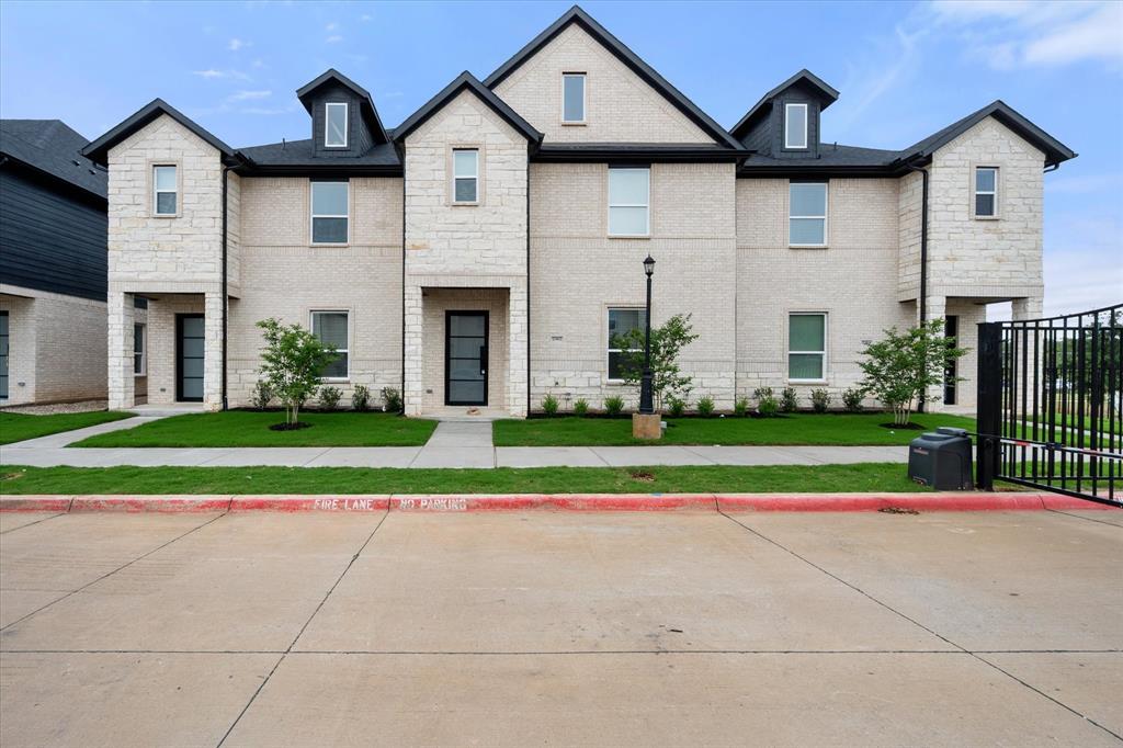 2333 Spring Park Boulevard Property Photo 1