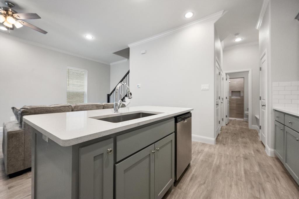 2333 Spring Park Boulevard Property Photo 16