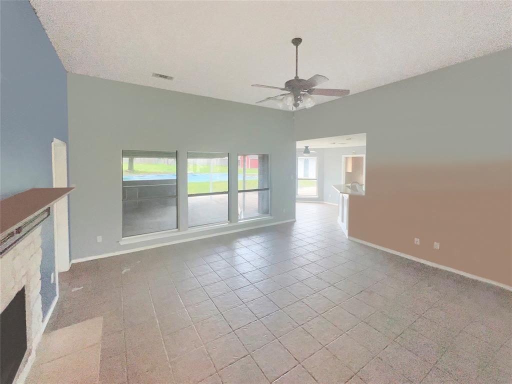 3661 Emo Street Property Photo 9