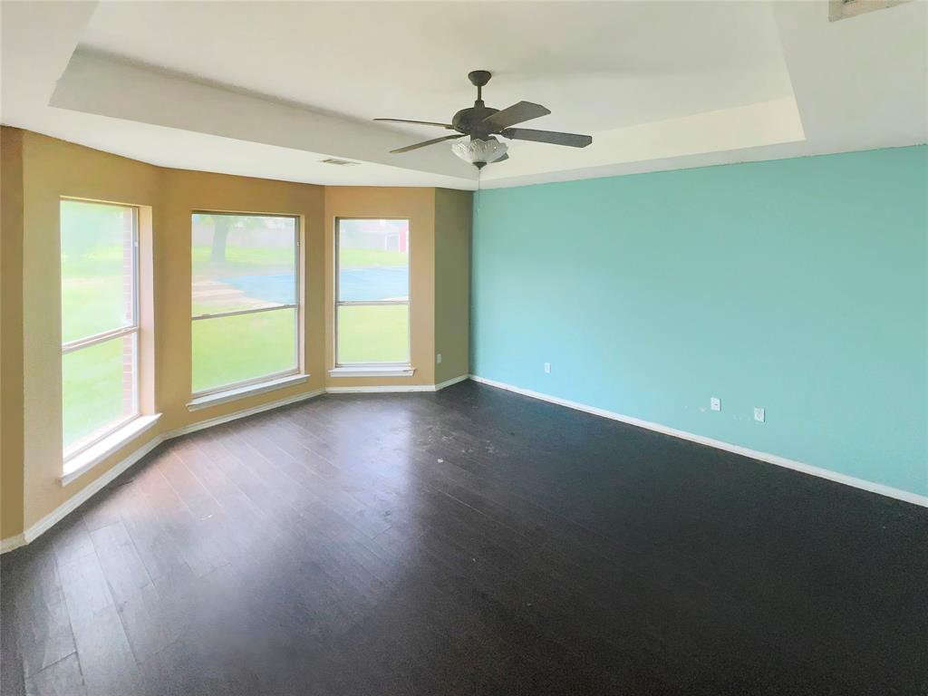 3661 Emo Street Property Photo 12