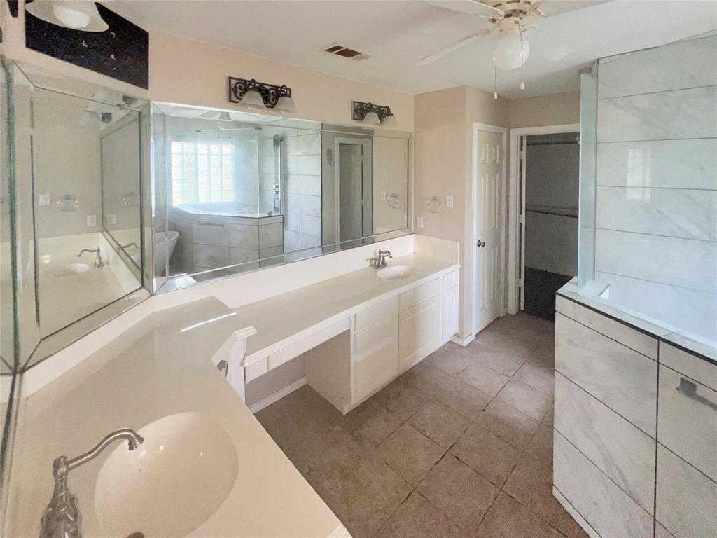 3661 Emo Street Property Photo 15