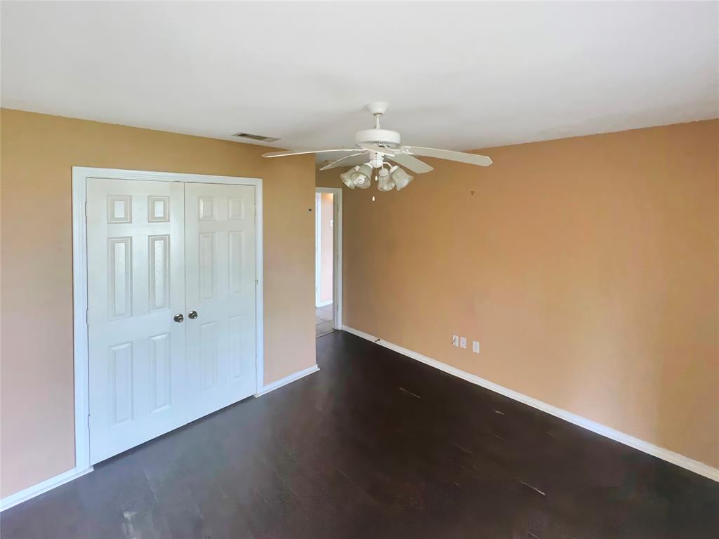 3661 Emo Street Property Photo 18