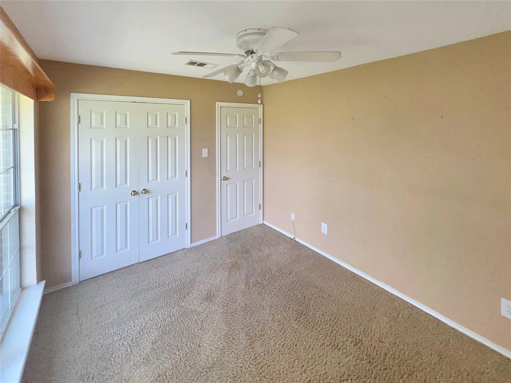 3661 Emo Street Property Photo 22