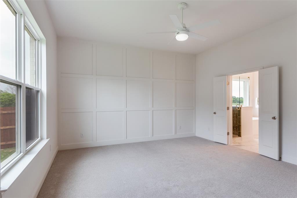 913 Triple Crown Court Property Photo 10