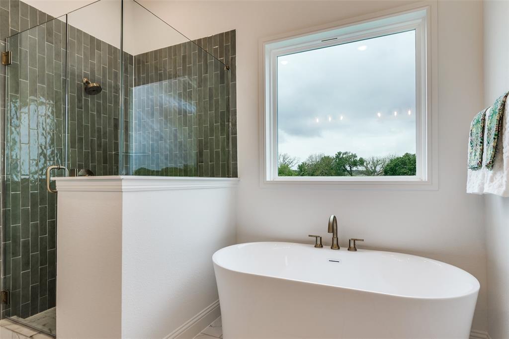 913 Triple Crown Court Property Photo 12