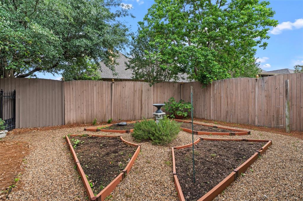 108 Calais Court Property Photo 39