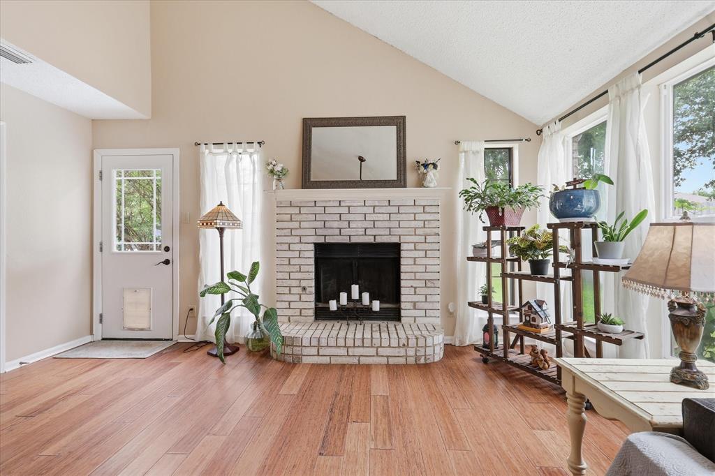 2618 Crockett Drive
