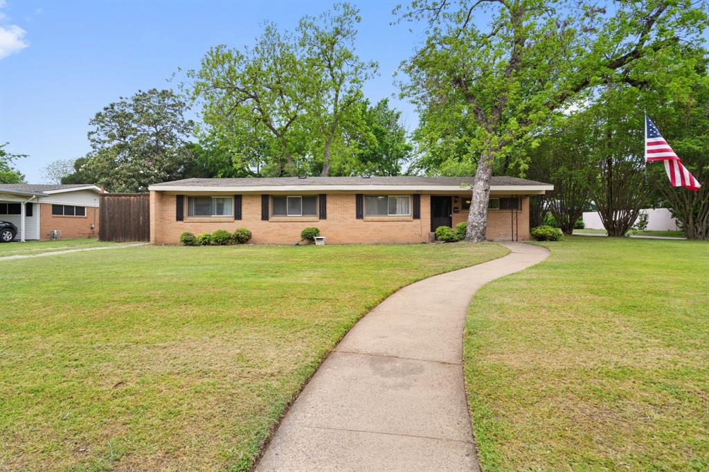 717 Van Horn Drive Property Photo 2