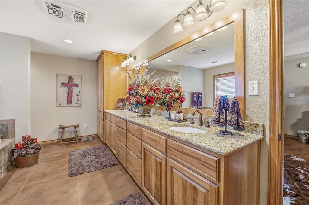 2548 Fm 1496 Property Photo 16