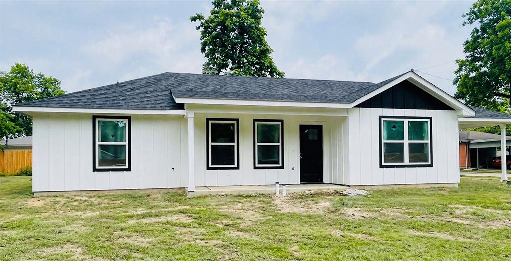 251 E Fort Worth Avenue Property Photo 1