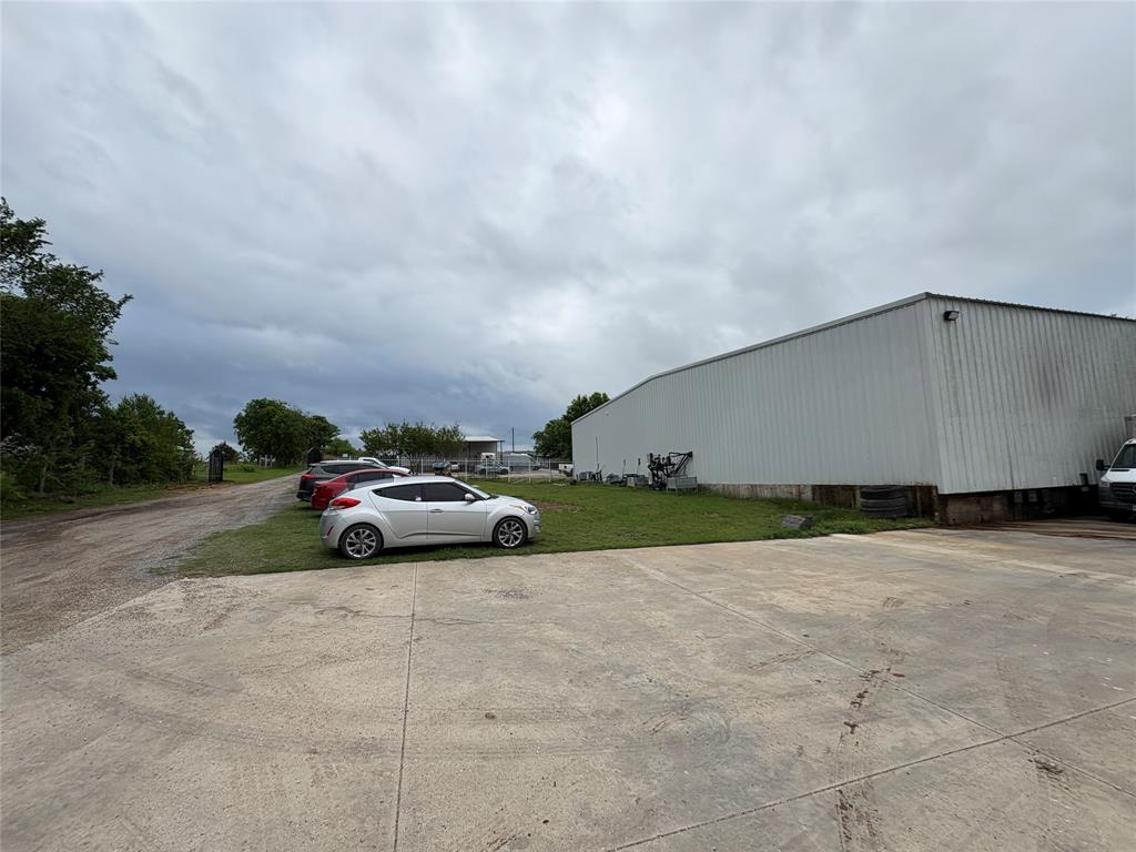 6529 Asher Road Property Photo 9