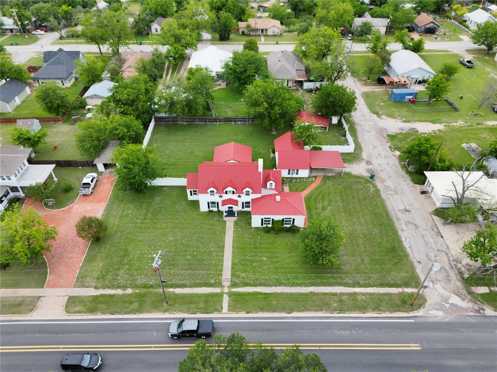 609 E Main Street Property Photo 10