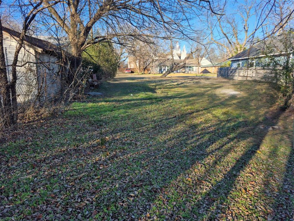 307 W Spruce Street Property Photo 9