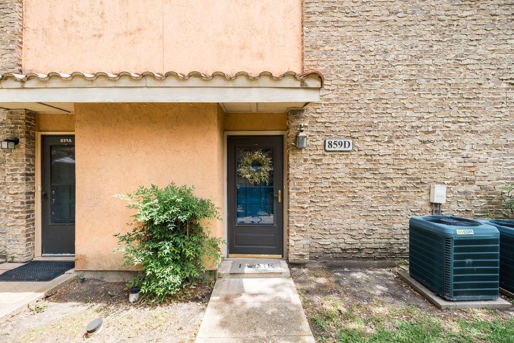 859 Dublin Drive D Property Photo 1