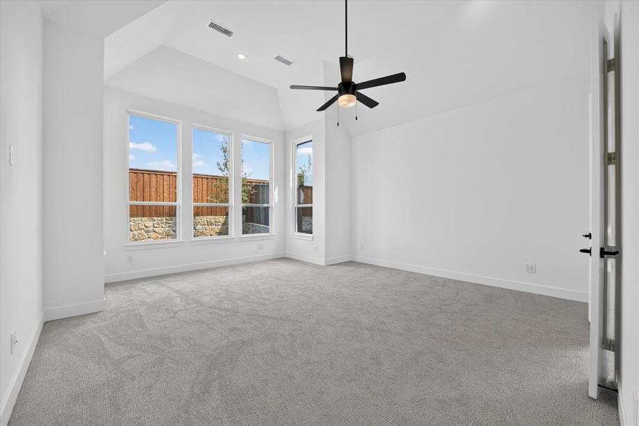 2533 Domingo Drive Property Photo 9
