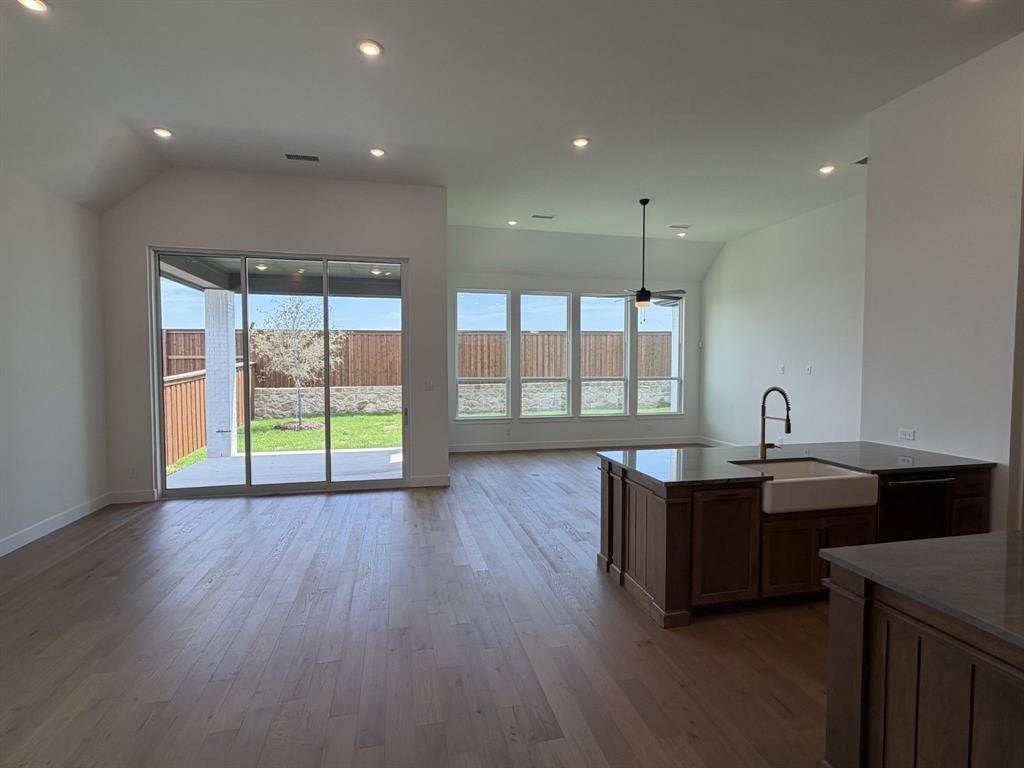 2533 Domingo Drive Property Photo 17