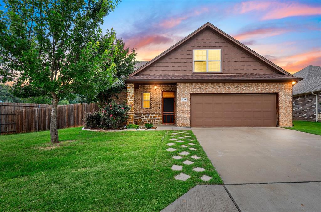 210 Donna Circle Property Photo 1