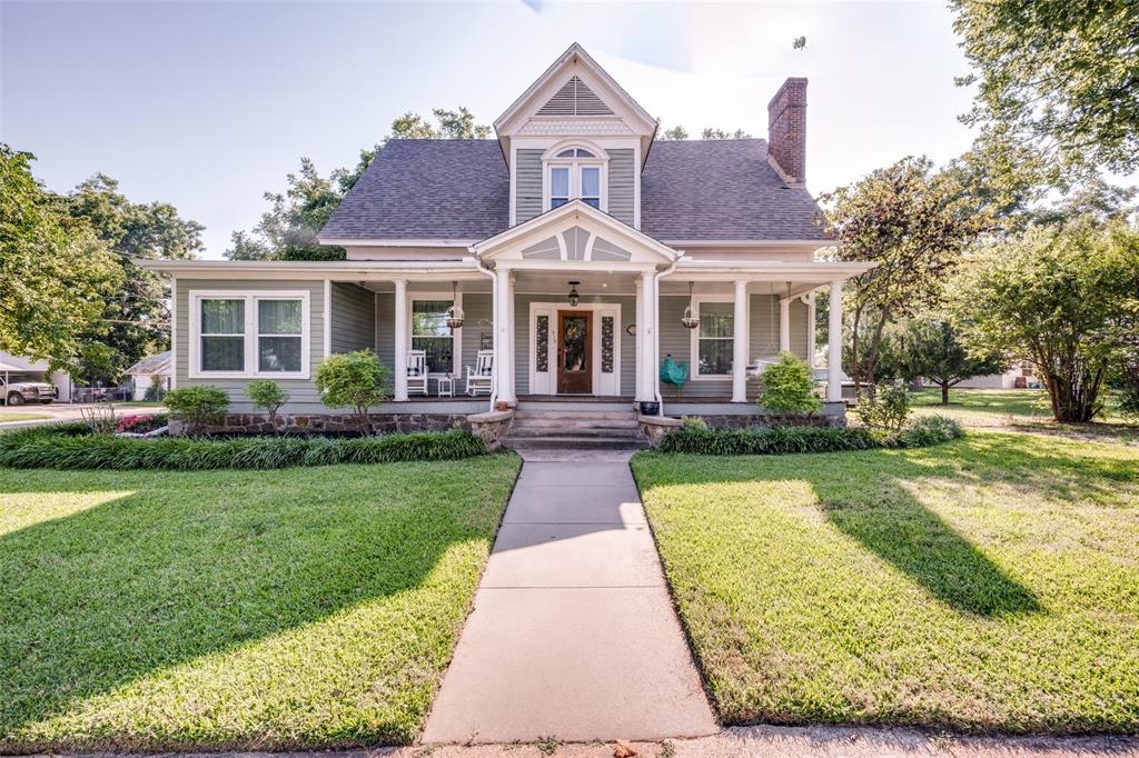 310 E Tarrant Street Property Photo 1