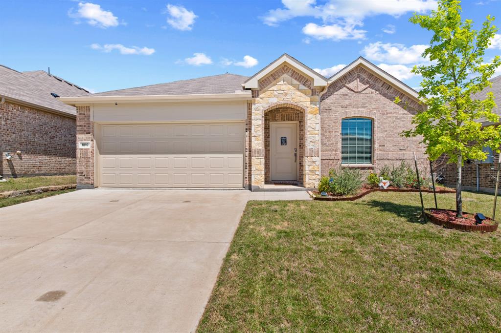 1810 Memorable Moment Drive Property Photo 2