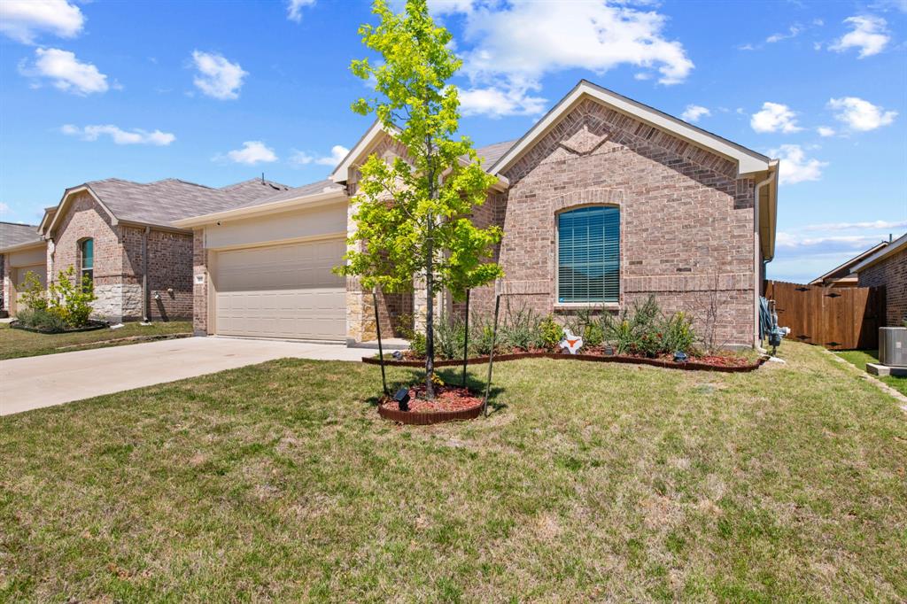 1810 Memorable Moment Drive Property Photo 3