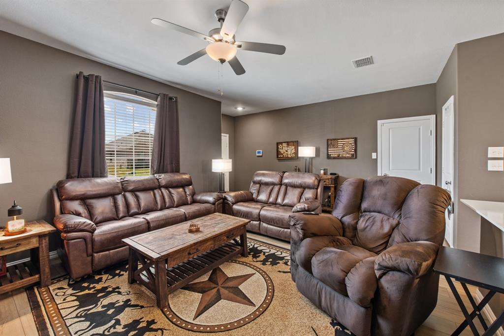 1810 Memorable Moment Drive Property Photo 6