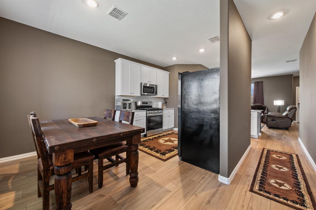 1810 Memorable Moment Drive Property Photo 14