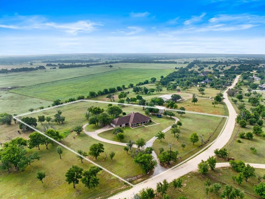 719 Private Road 897 Property Photo 1