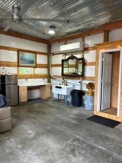 9833 Highway 175 Property Photo 6