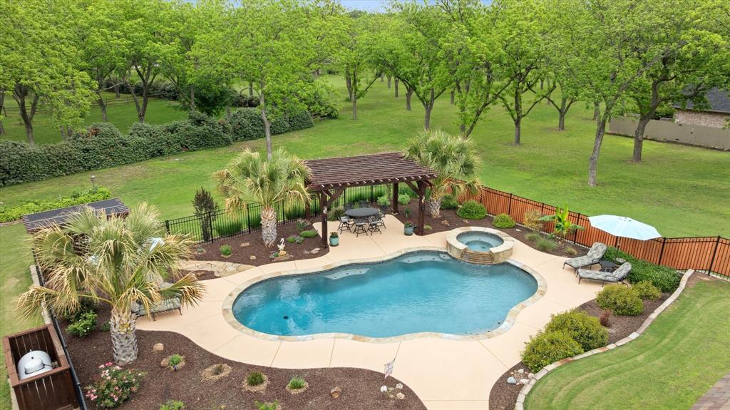 7404 Fox Fire Court Property Photo 35
