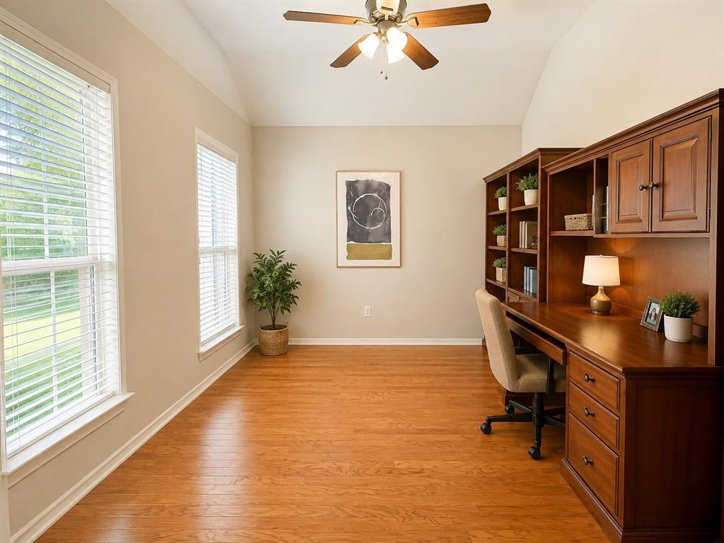 609 Lake Point Drive Property Photo 5