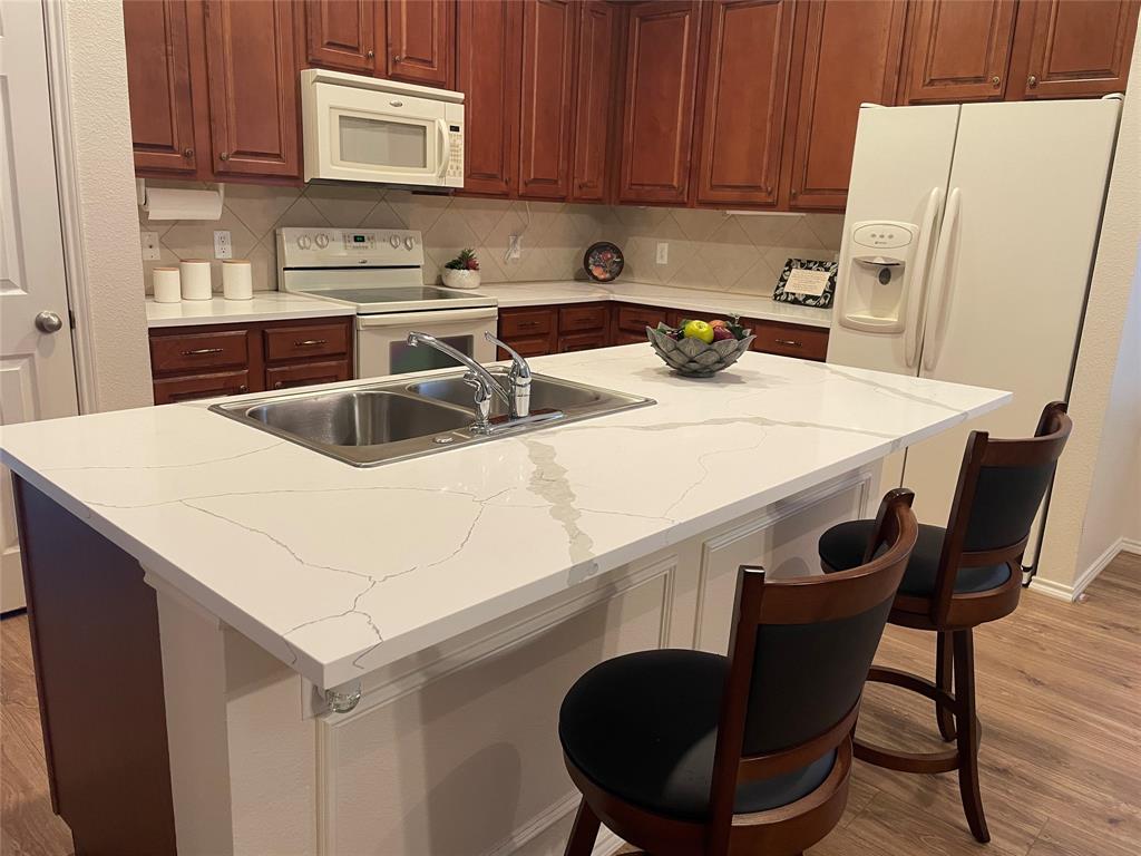609 Lake Point Drive Property Photo 12