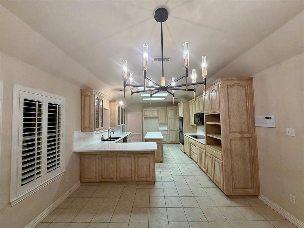 8816 Cleburne Highway Property Photo 8