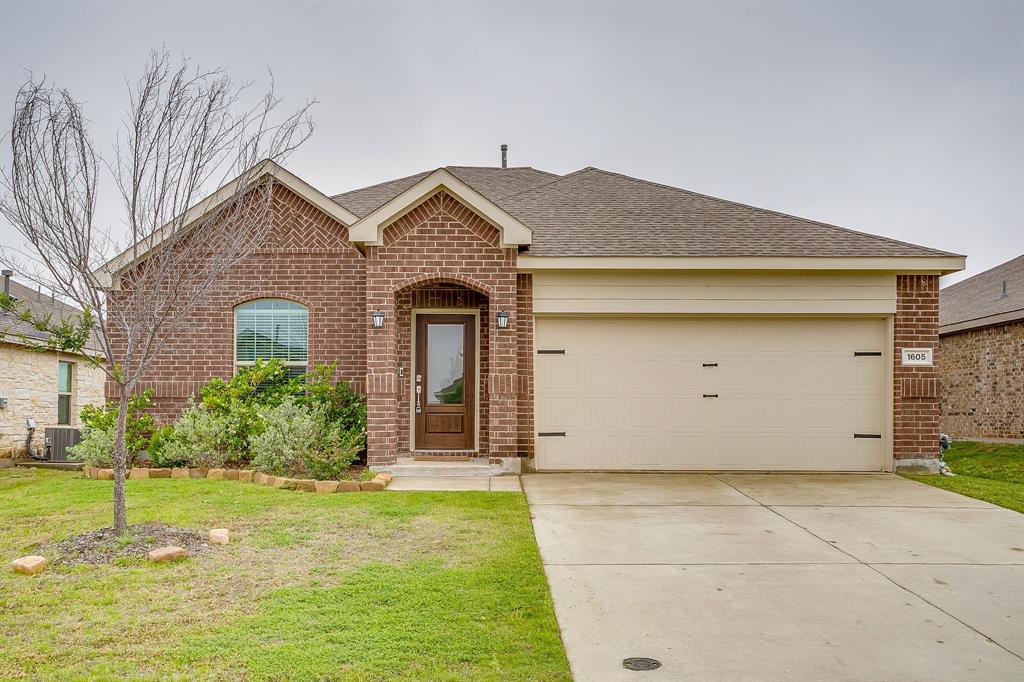 1605 River Crossing Drive Property Photo 1