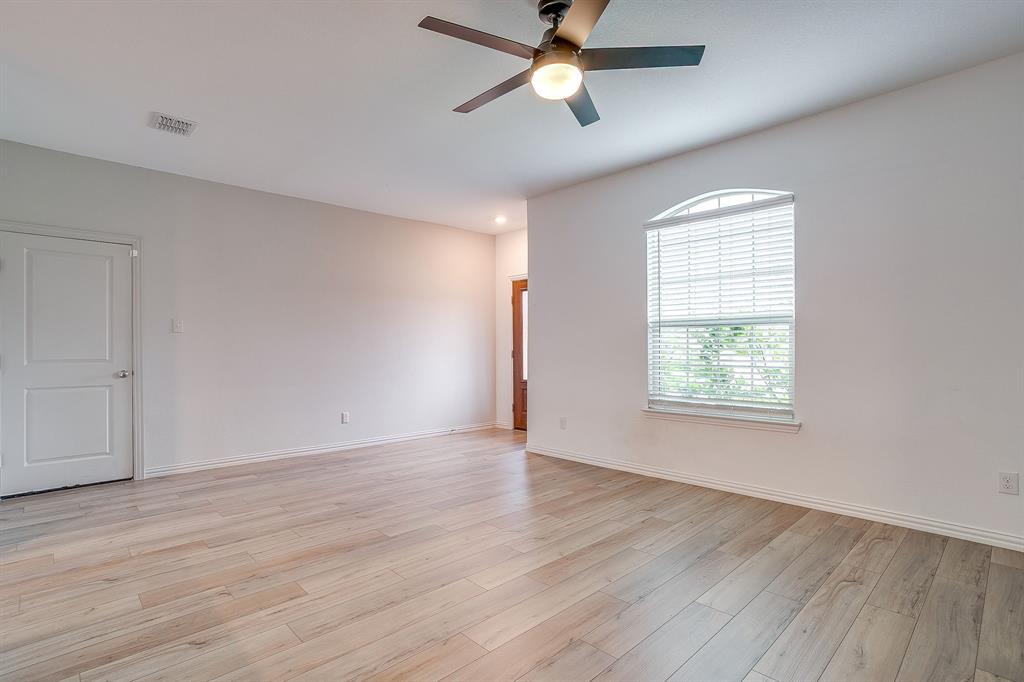 1605 River Crossing Drive Property Photo 10