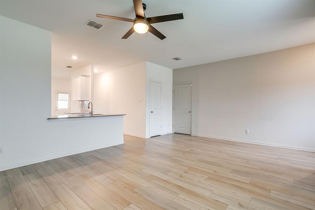 1605 River Crossing Drive Property Photo 11