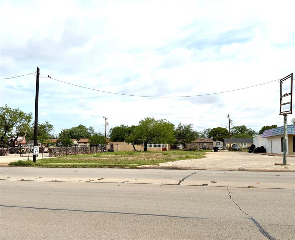 5226 S 7th Street Property Photo 1