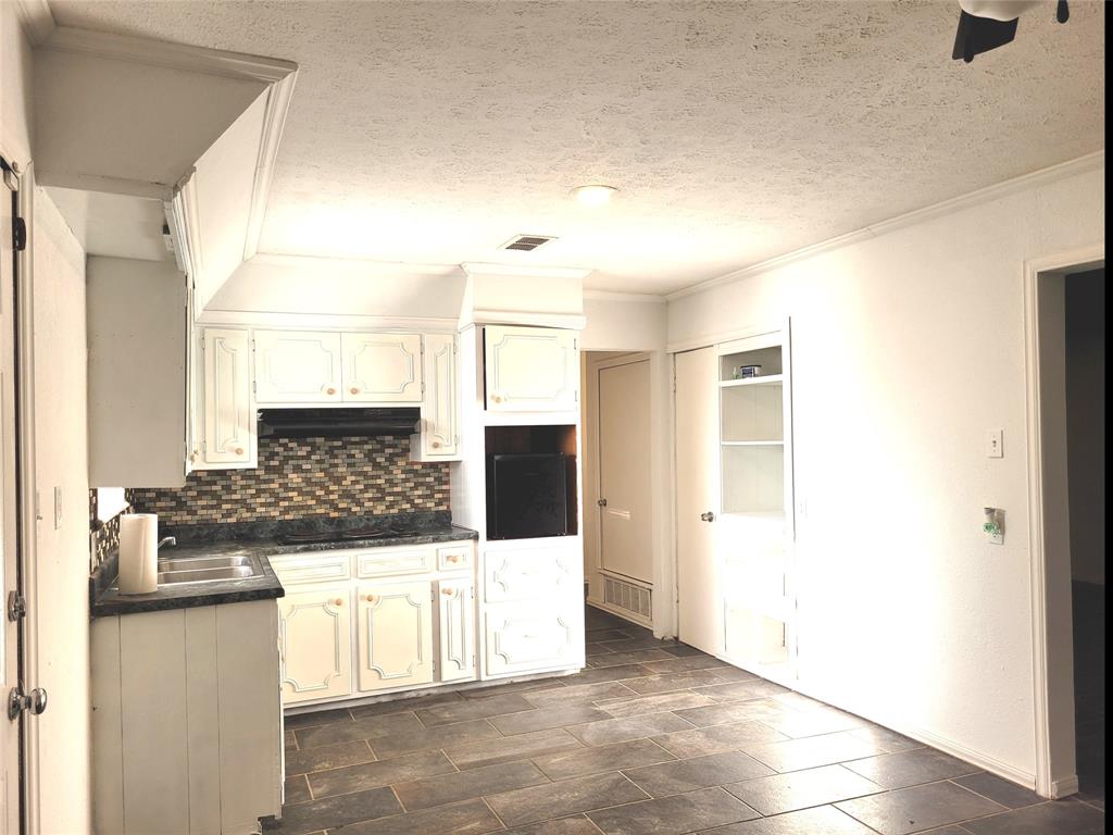 410 Sw 22nd Property Photo 14