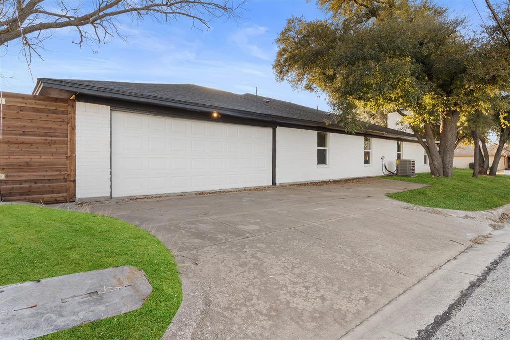 4901 Cordova Avenue Property Photo 1