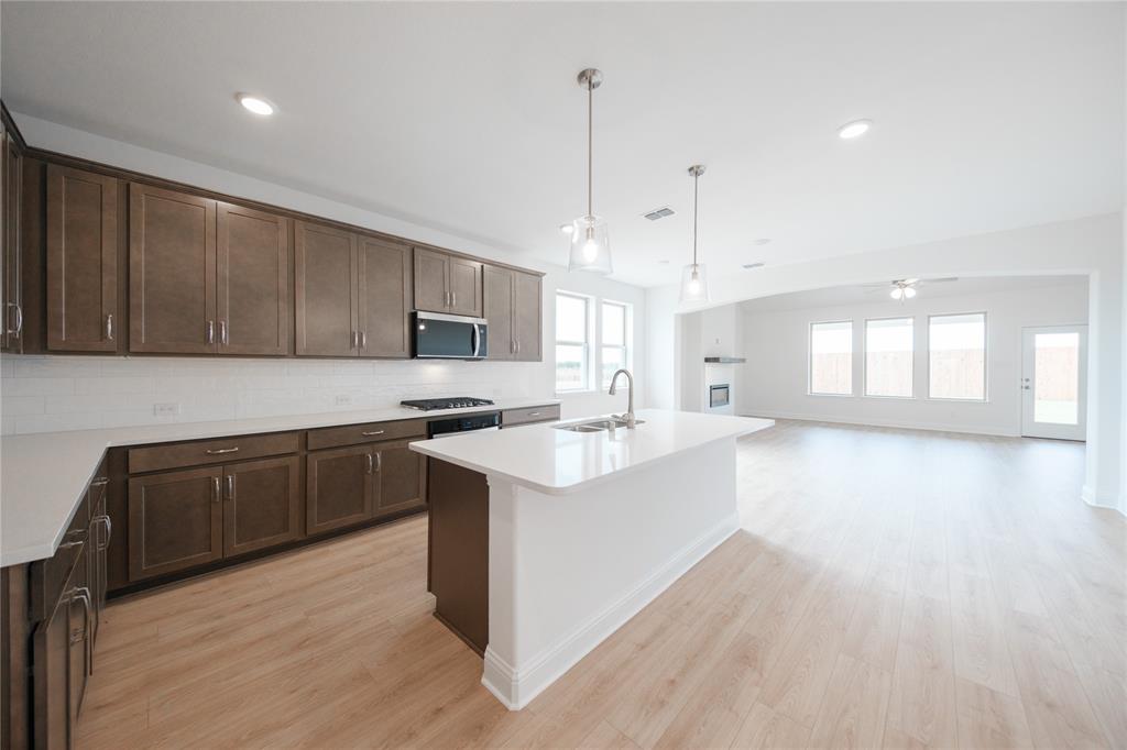 3104 Patrinia Street Property Photo 3