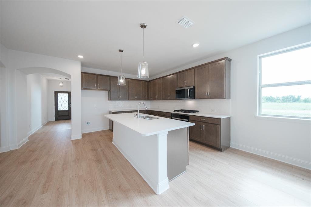 3104 Patrinia Street Property Photo 4