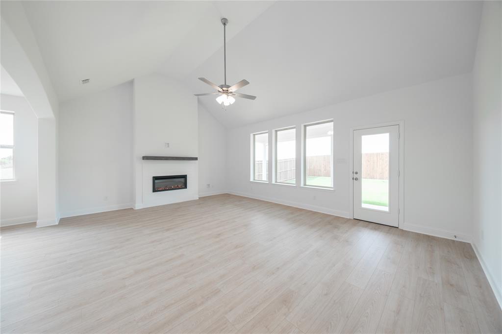 3104 Patrinia Street Property Photo 7