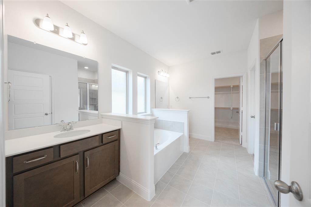 3104 Patrinia Street Property Photo 11