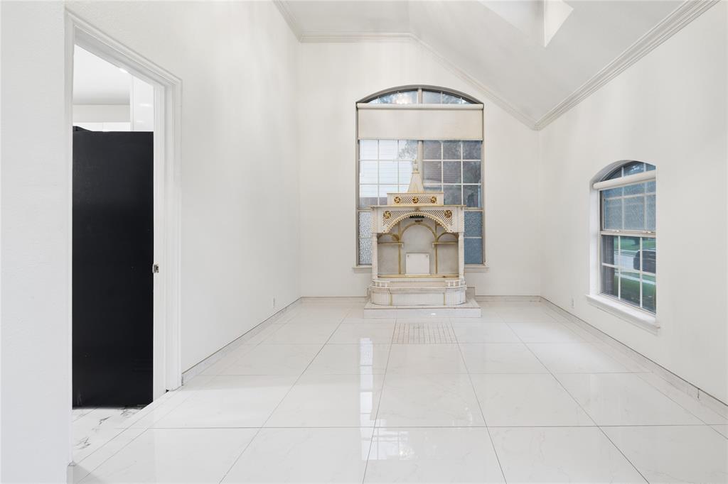 3905 Kite Meadow Drive Property Photo 13